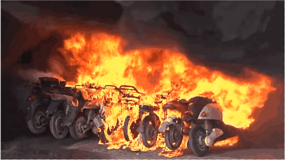 不是物業(yè)為難您，不讓電動(dòng)車(chē)進(jìn)樓，確實(shí)是因?yàn)樘ｋU(xiǎn)！